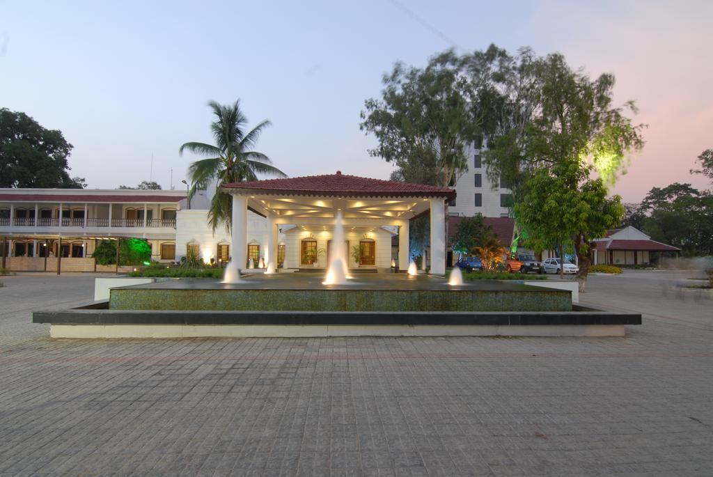 Chanakya Bnr Hotel Ranchi Exterior foto