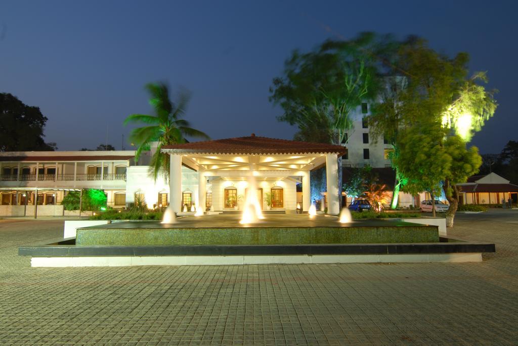 Chanakya Bnr Hotel Ranchi Exterior foto